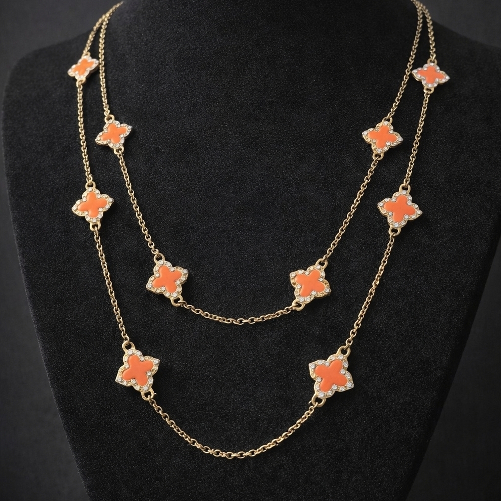 Copy Of The Van Cleef & Arpels Vintage Alhambra long necklace.